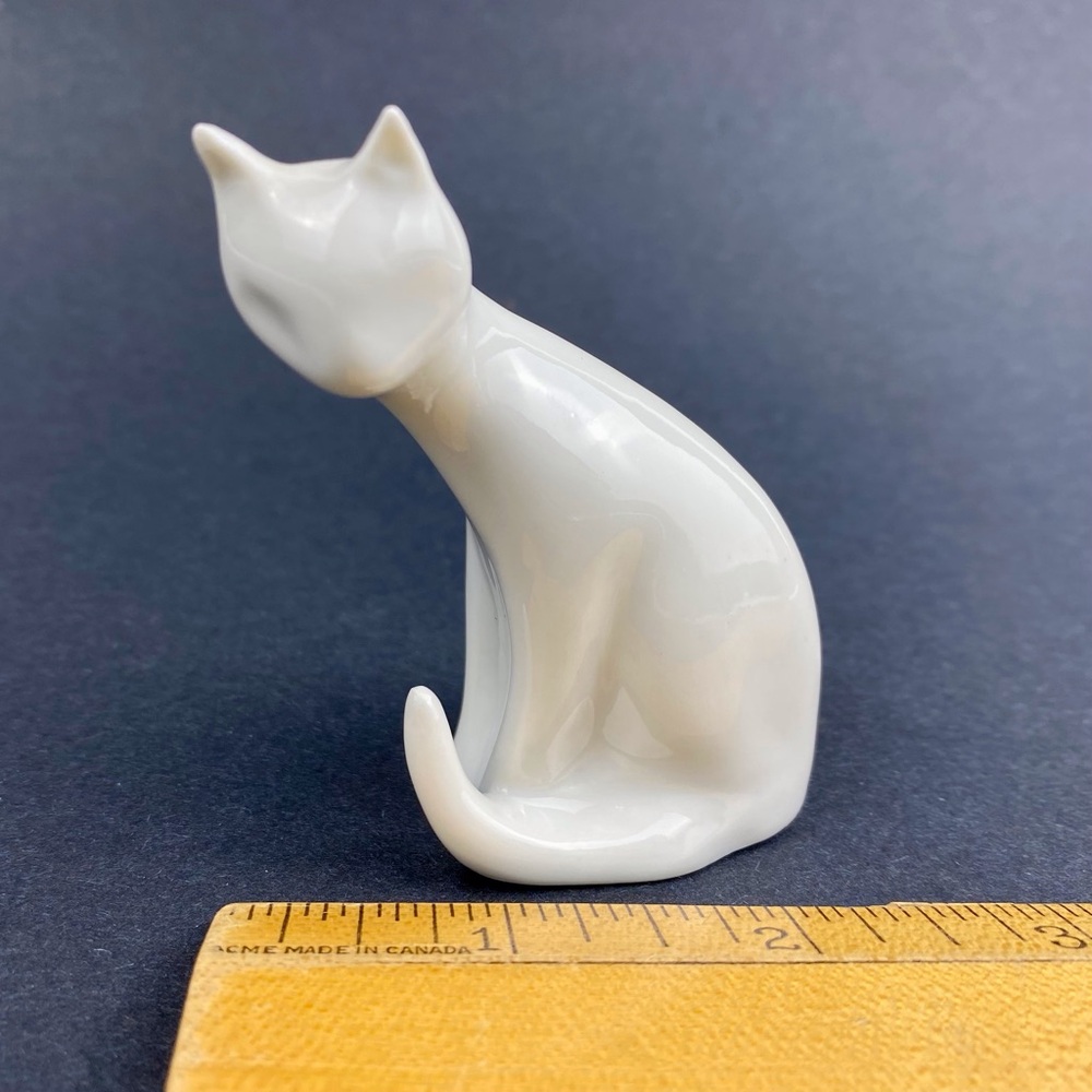 Royal Dux Porcelain White Seated Cat Figurine 3 in tall, Vintage Collectible